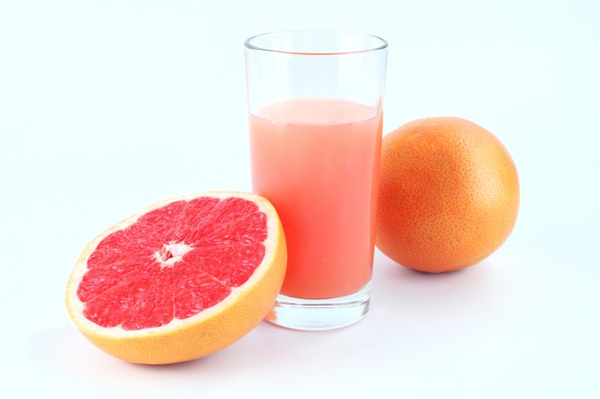 Můžete jíst grapefruitovou šťávu, abyste se zbavili celulitidy?