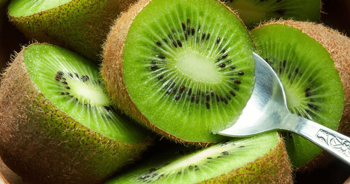 Kan du spise huden av en kiwi frukt?
