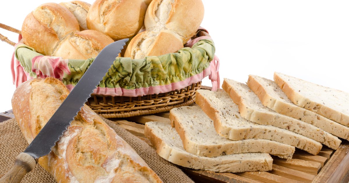 الكربوهيدرات في خبز القمح الكامل. خبز ابيض