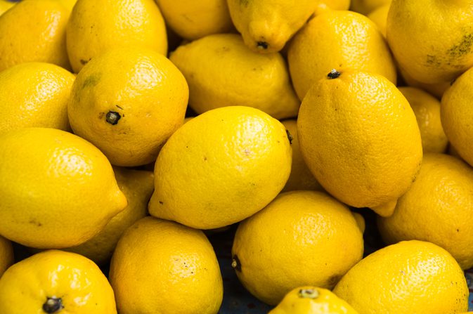 Citronsyra i citroner