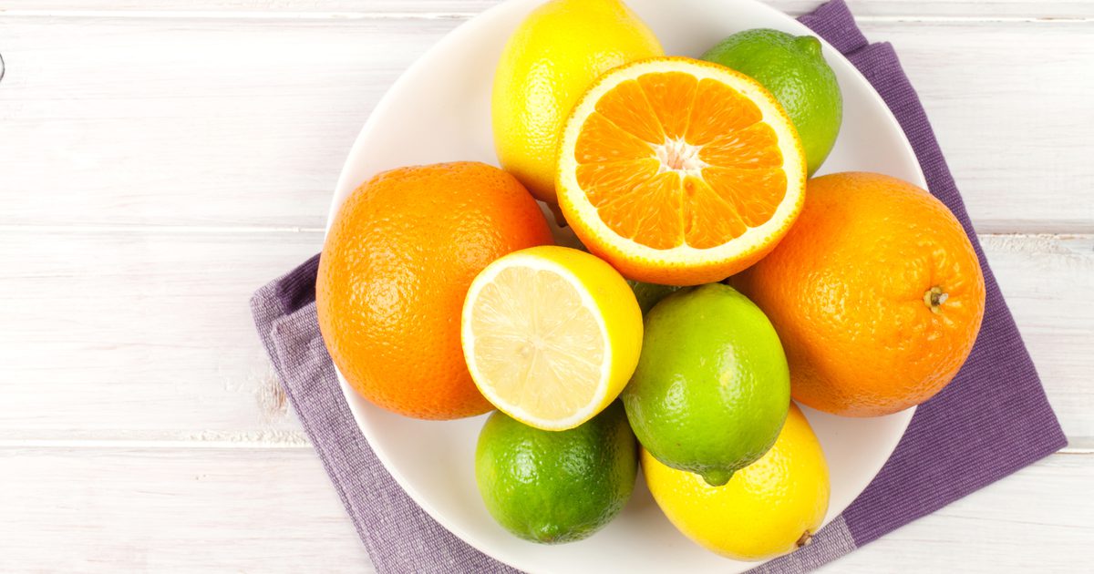 Лимонена киселина в лимони, лимони и портокали