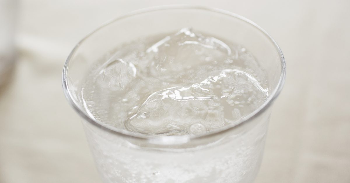 Сода в холодной воде. Сода. Сода и стакан воды. Турецкая сода фото стакан.