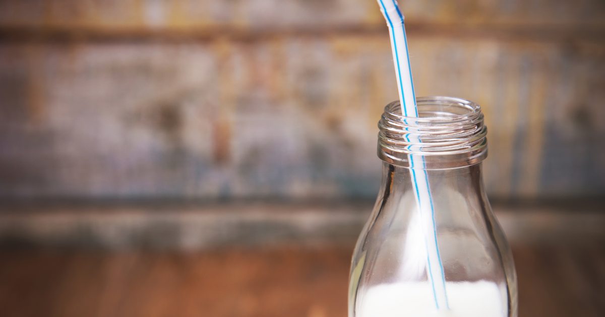 Trávení Nonfat Milk Vs. Plnotučné mléko