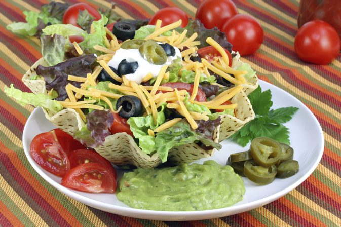 Kørselsvejledning til Baking Tortillas i Taco Salat Skåle