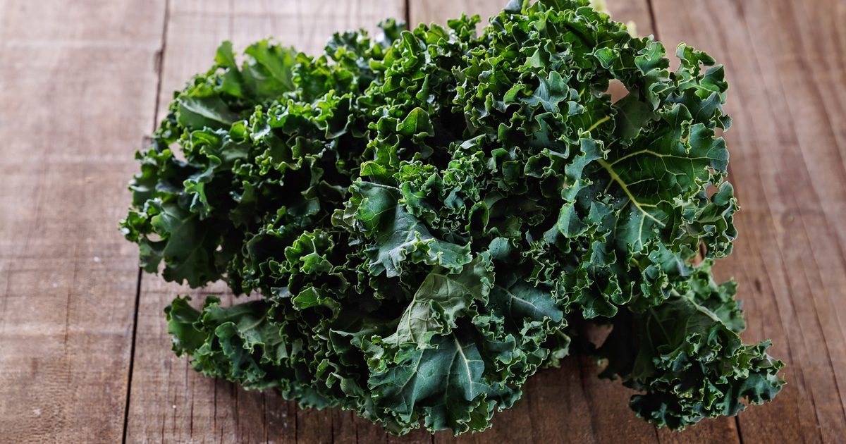 Ali Blanching Kale zmanjša svojo prehrano?