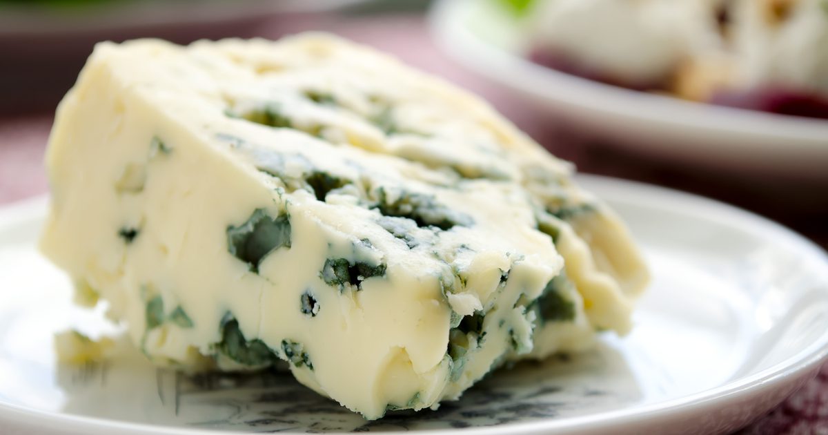 Innehåller blå ost laktos?