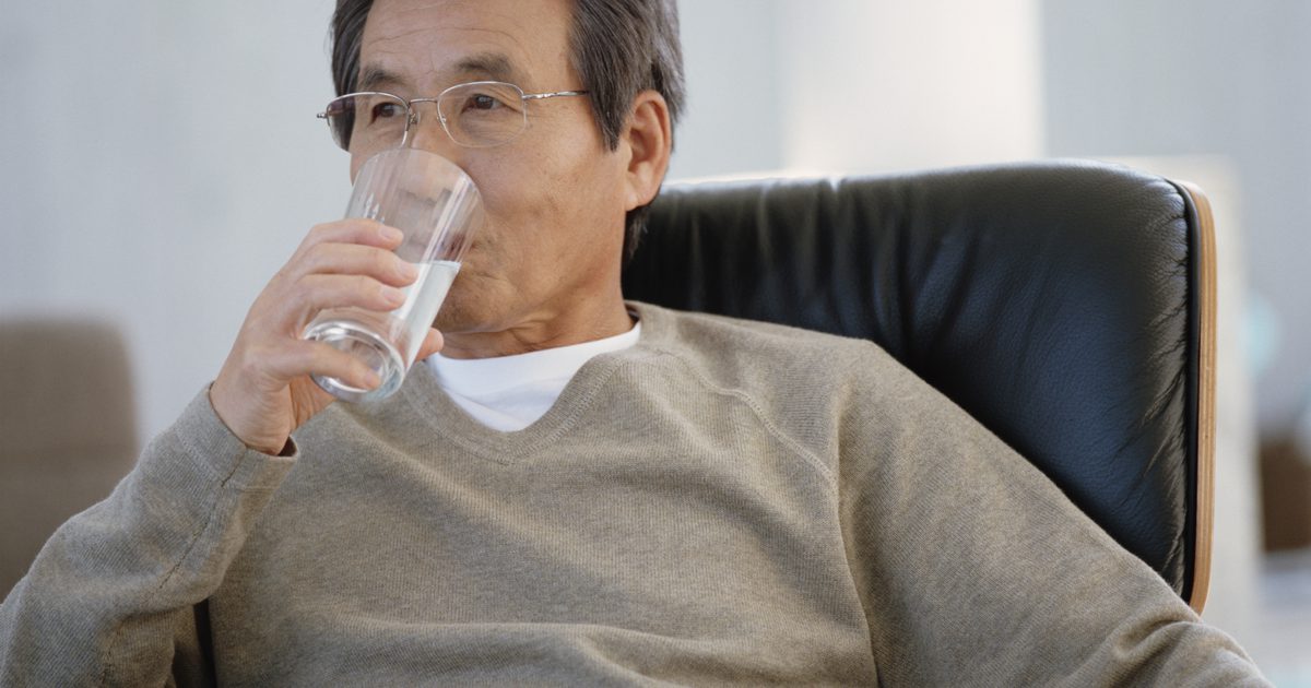 Ali pitje več vode pomaga s skupno bolečino?