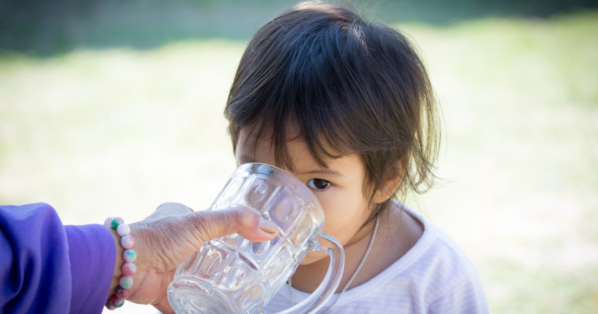 Ali pitna voda, ko ste jedli v stik s prebavo?