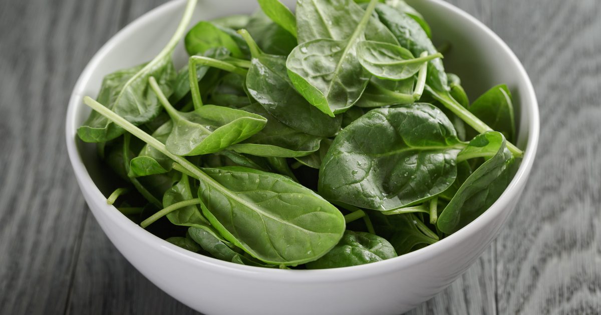 Er frisk spinat forårsaget af opblødning?