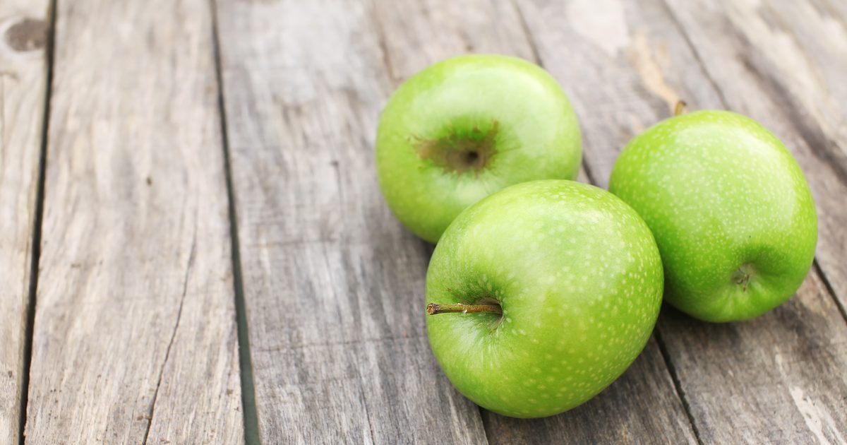 عصير التفاح الأخضر للتغذية
