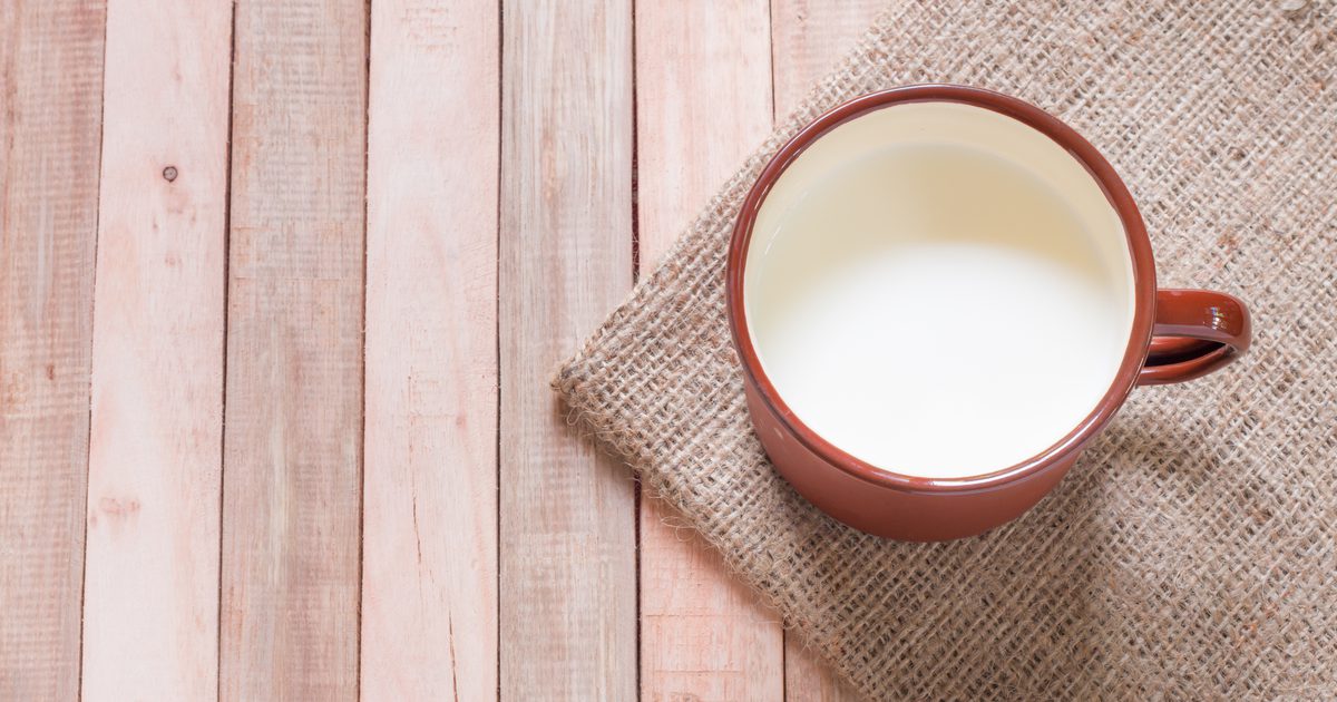 Ползите за здравето от пиенето на топло мляко