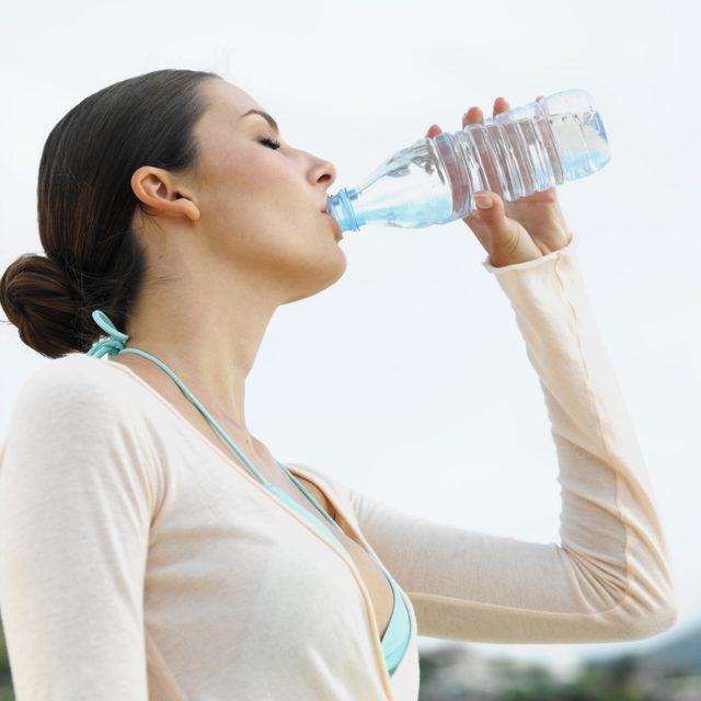 Горячая вода для здоровья. Пить воду. Вода и здоровье. Заниматься здоровьем вода. Здоровье через воду.