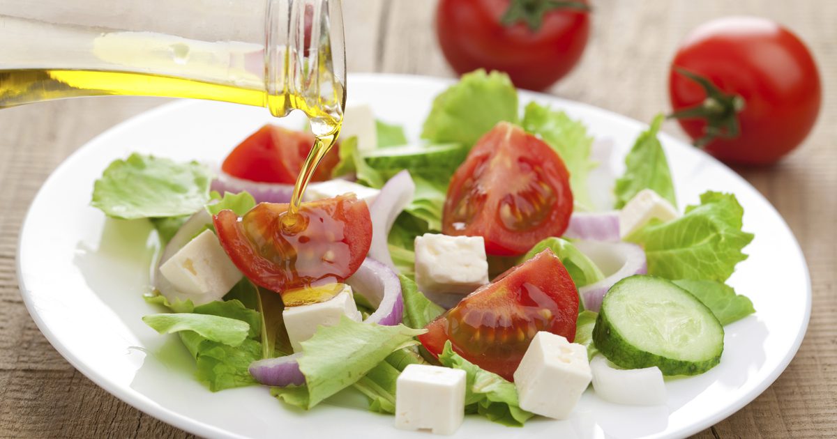 Die gesündesten Öle für eine Salatdressing