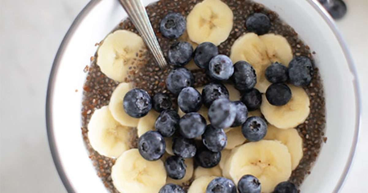 High-Protein Blueberry 's nachts en Banana Chia Ontbijtkom