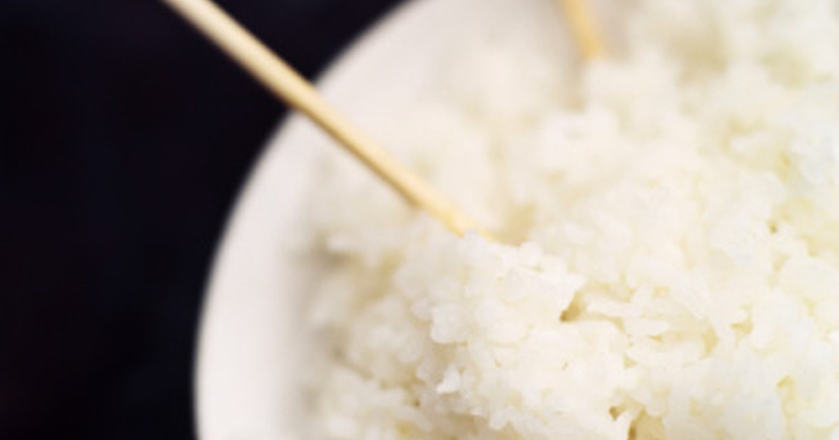 Hur kan jag krydda vanlig ris?