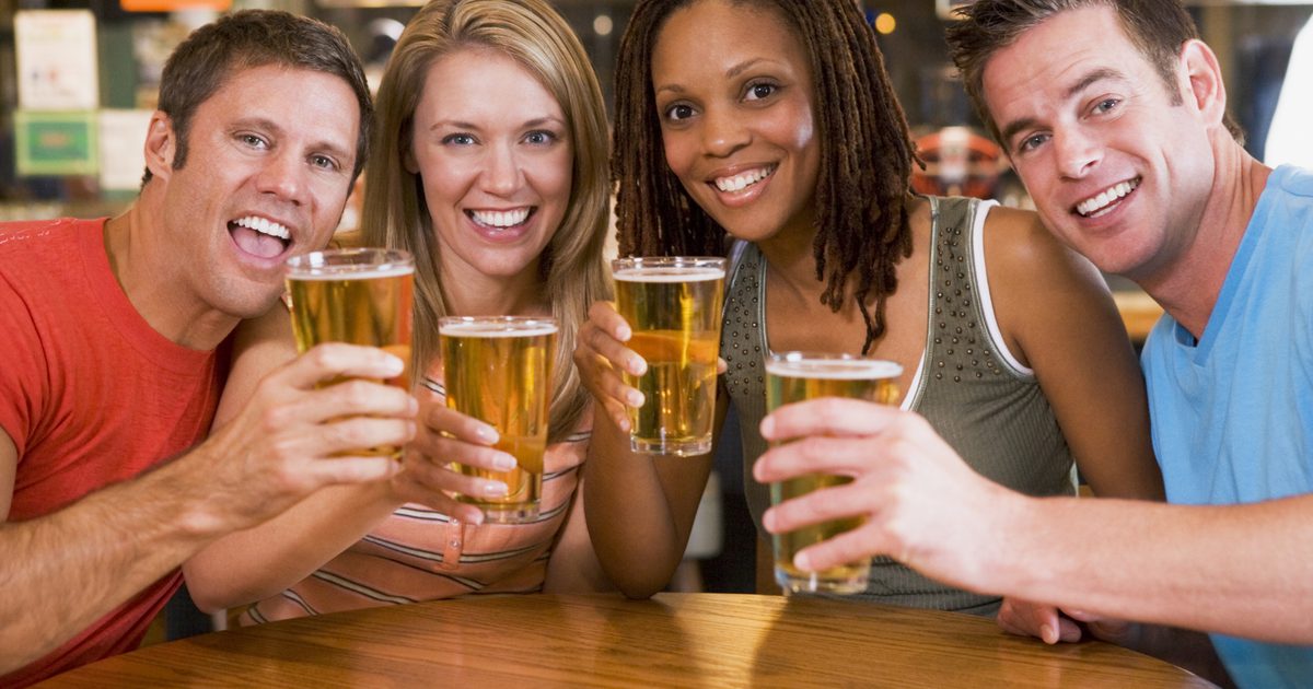 पीने से बीयर आयरन के अधिभार को कैसे प्रभावित करता है?