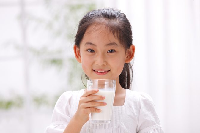 Hvordan laves lactosefri mælk?