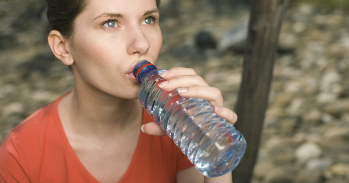 كم من الوقت يستطيع الإنسان المتوسط ​​الذهاب من دون ماء؟