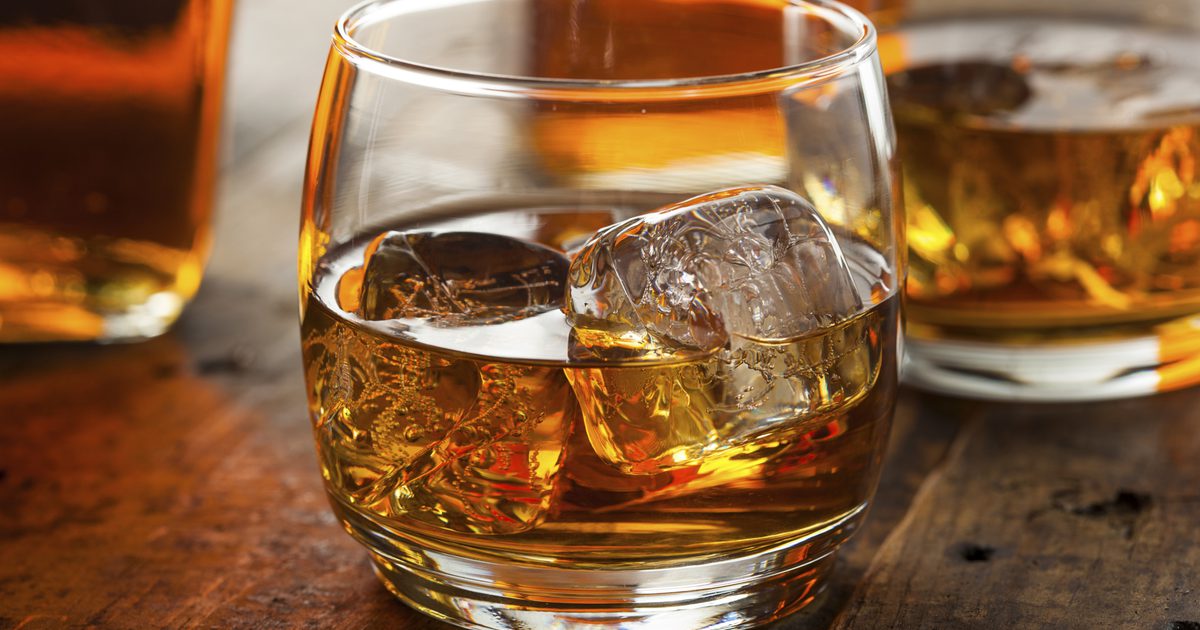 Koľko kalórií je v rum, brandy a vodka?
