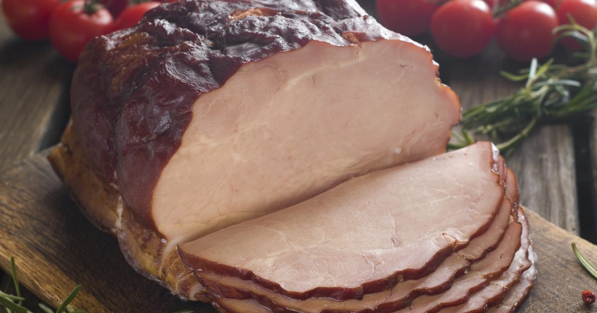 كم عدد السعرات الحرارية في شريحة لحم الخنزير؟