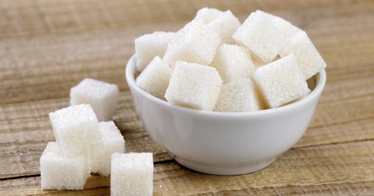 Hvor mange kalorier og kulhydrater er der i sukker?