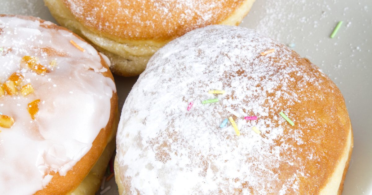 औसत जेली-भरने वाले डोनट में कितने कैलोरी हैं?