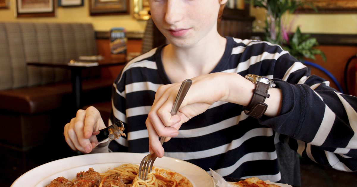 Hur många kalorier behöver en tonårig pojke?