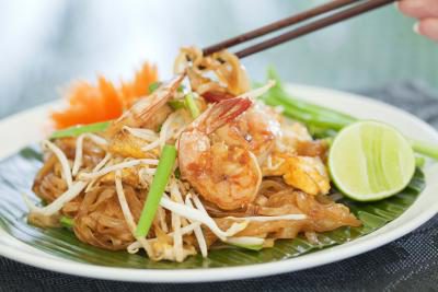 Koliko kalorij v restavraciji Pad Thai?