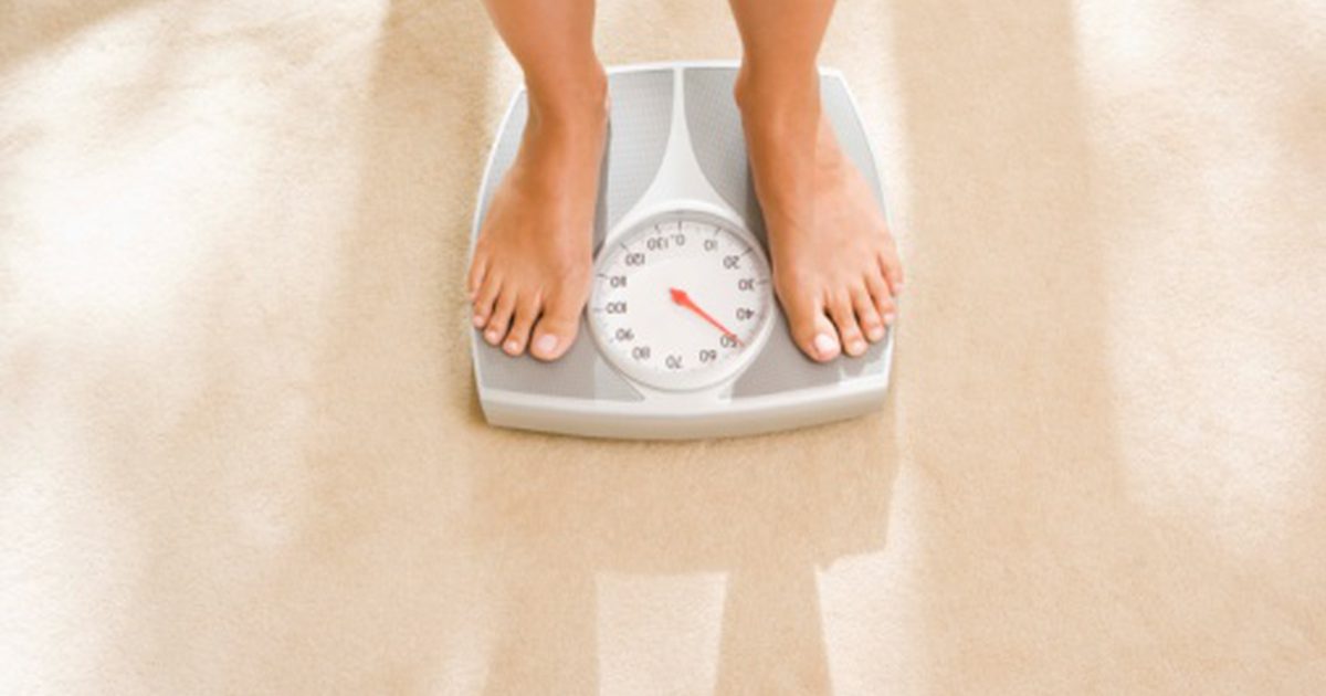Wie viele Kalorien sollten Sie essen, um bei 135 Pfund zu bleiben?