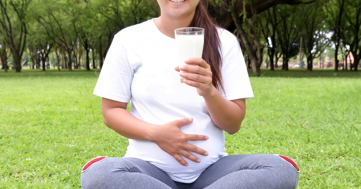 Koliko kalcija potrebujem med nosečnostjo?