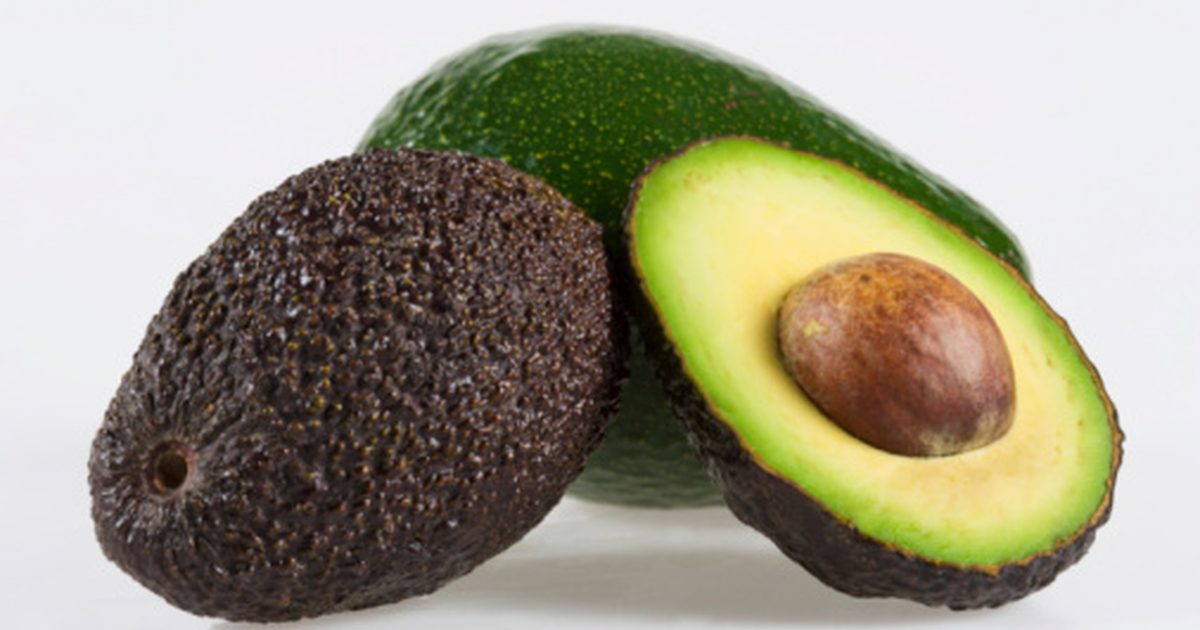 Hvor meget fedt eller kalorier er i en rå avocado?