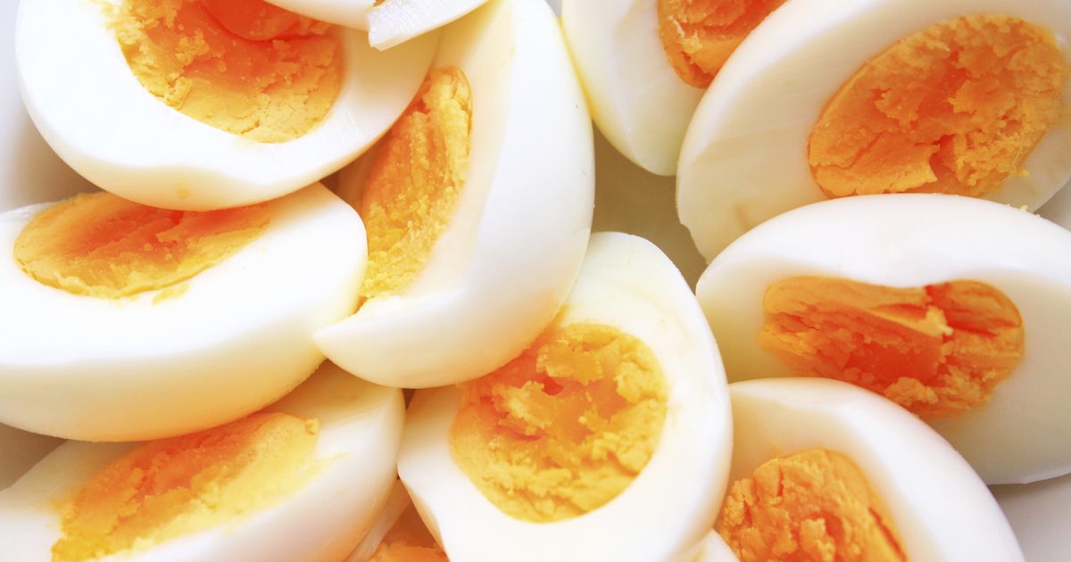 Koliko beljakovin ima 1 jajce?