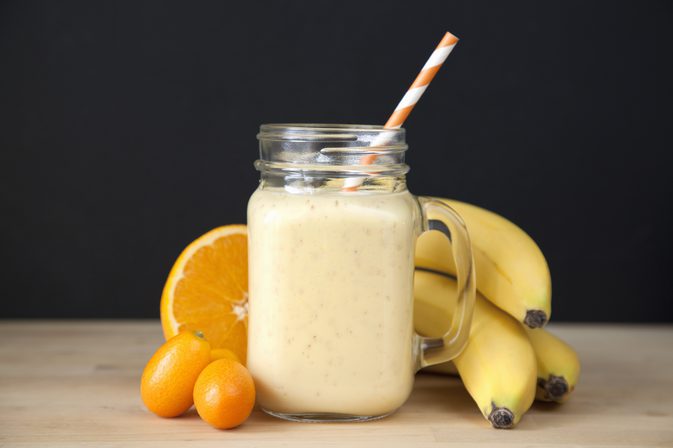 Hvordan unngå en bitter banan smak i en smoothie