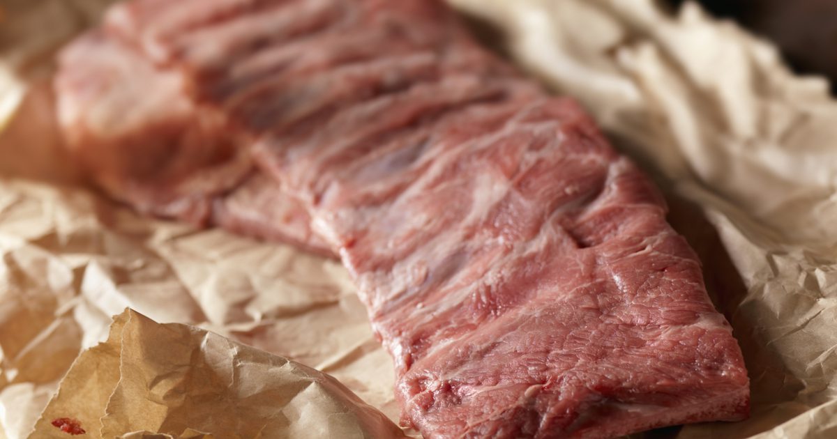 Hoe varkensvlees ribben te koken om ze teder te maken
