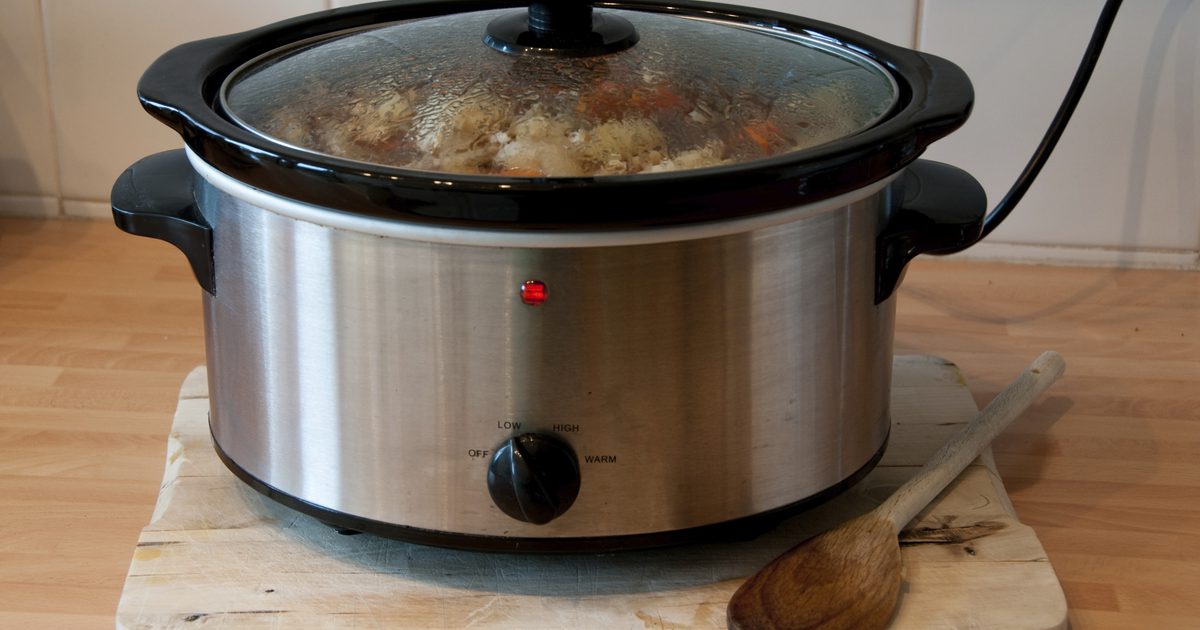 Sådan koges en oksekødsrøgost i en crock pot uden at tørre den