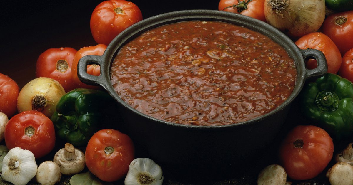 Wie man Chili mit Tomatenpaste kochen kann