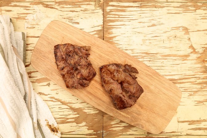 Wie man ein Flatiron Steak in einer Bratpfanne kocht