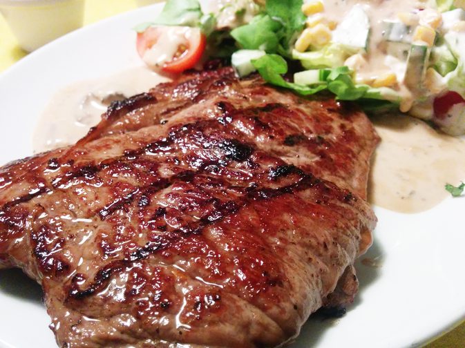 Wie man ein Rib-Eye Steak auf der Grillplatte kocht