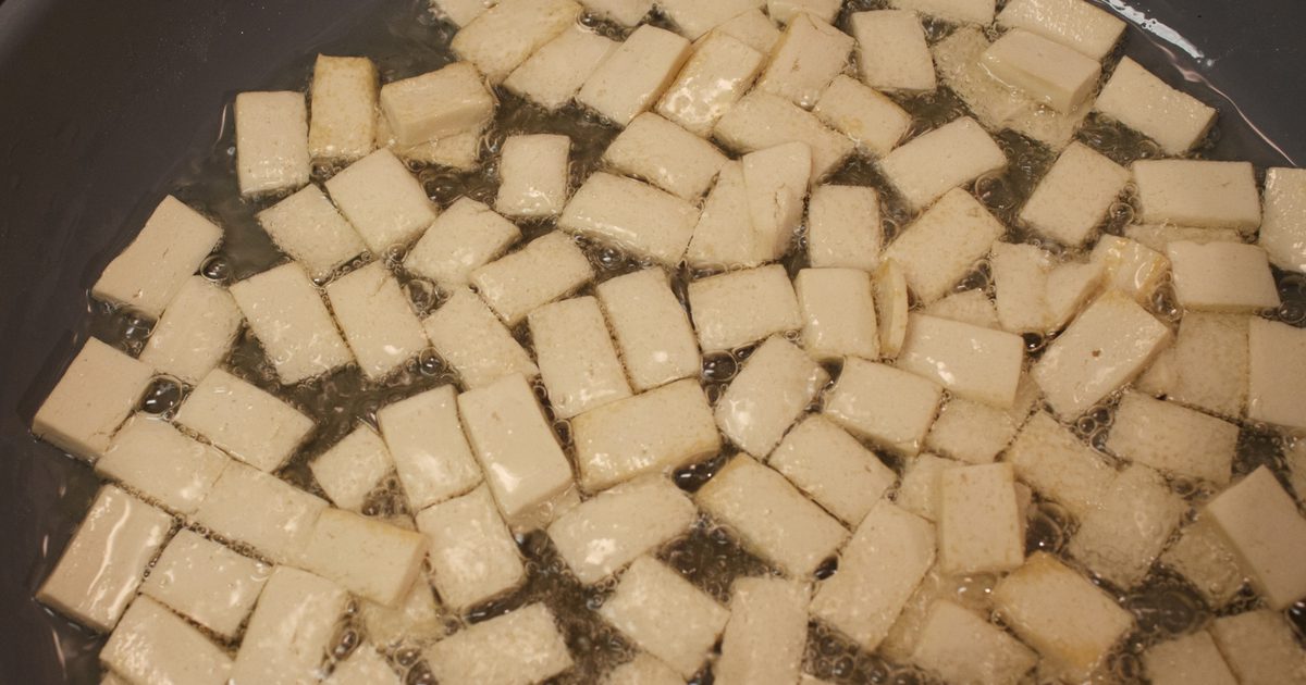 Hvordan man laver Tofu i en Pan