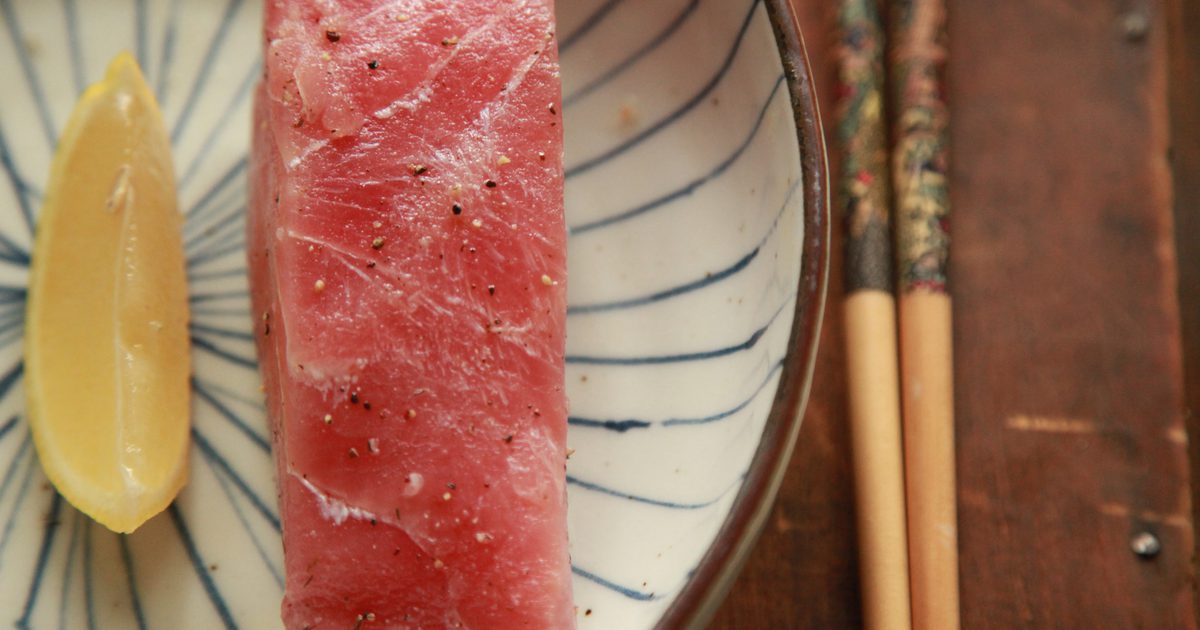 Hur man lagar tonfisk på en spis