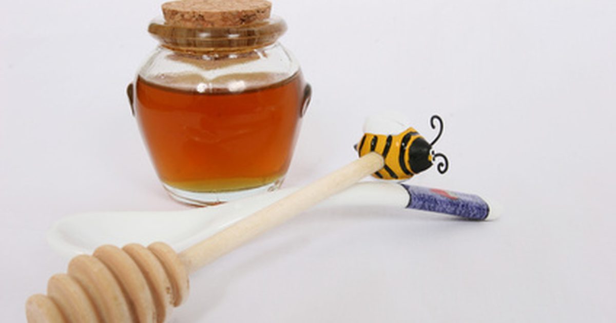 Как да се лекува акне със суров мед
