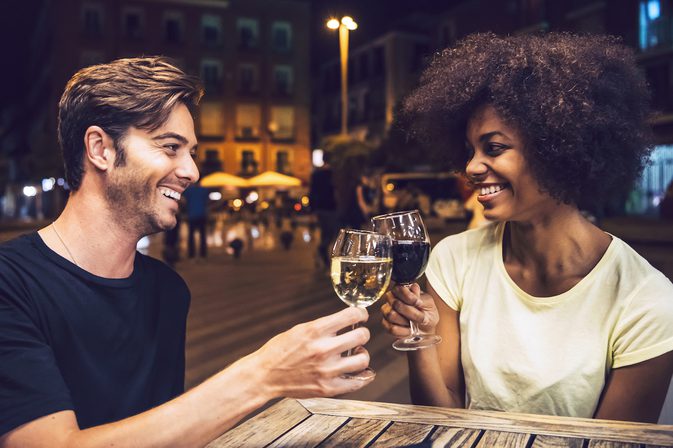 Hur man dricker och lämnar fortfarande den bästa bilden på en date