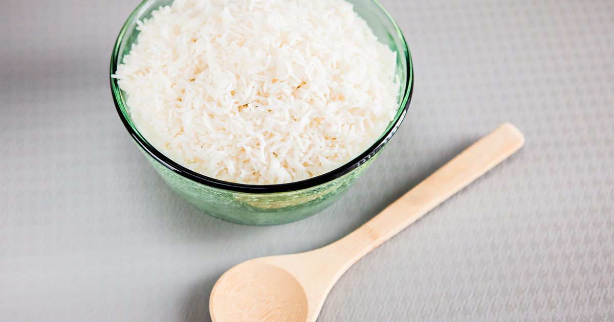 Wie man nassen gekochten Reis repariert