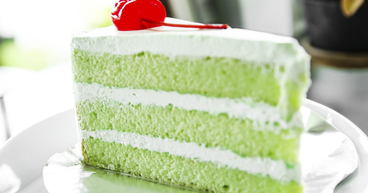 Hvordan lage en kake myk og fuktig uten kaken faller fra hverandre