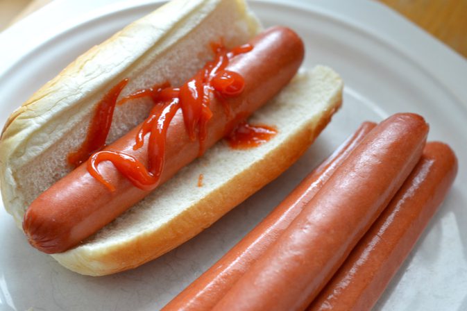 Wie man Hot Dogs in einem Crock-Pot macht
