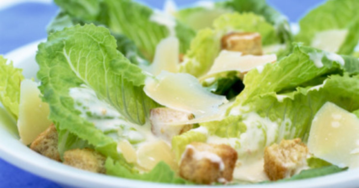 Kako narediti Salat nizke kalorije Cezarja