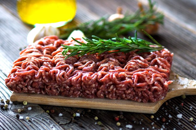 كيفية جعل اللحم المفروم منخفض الكربوهيدرات