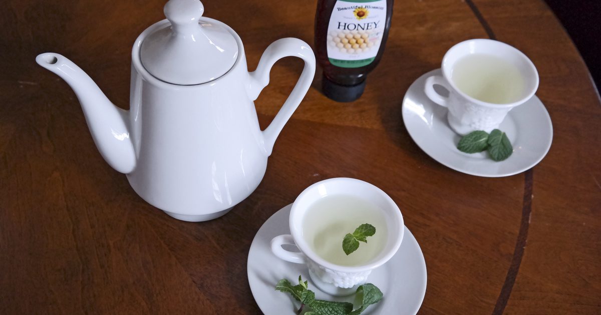 Hoe Mint Tea van de plant te maken
