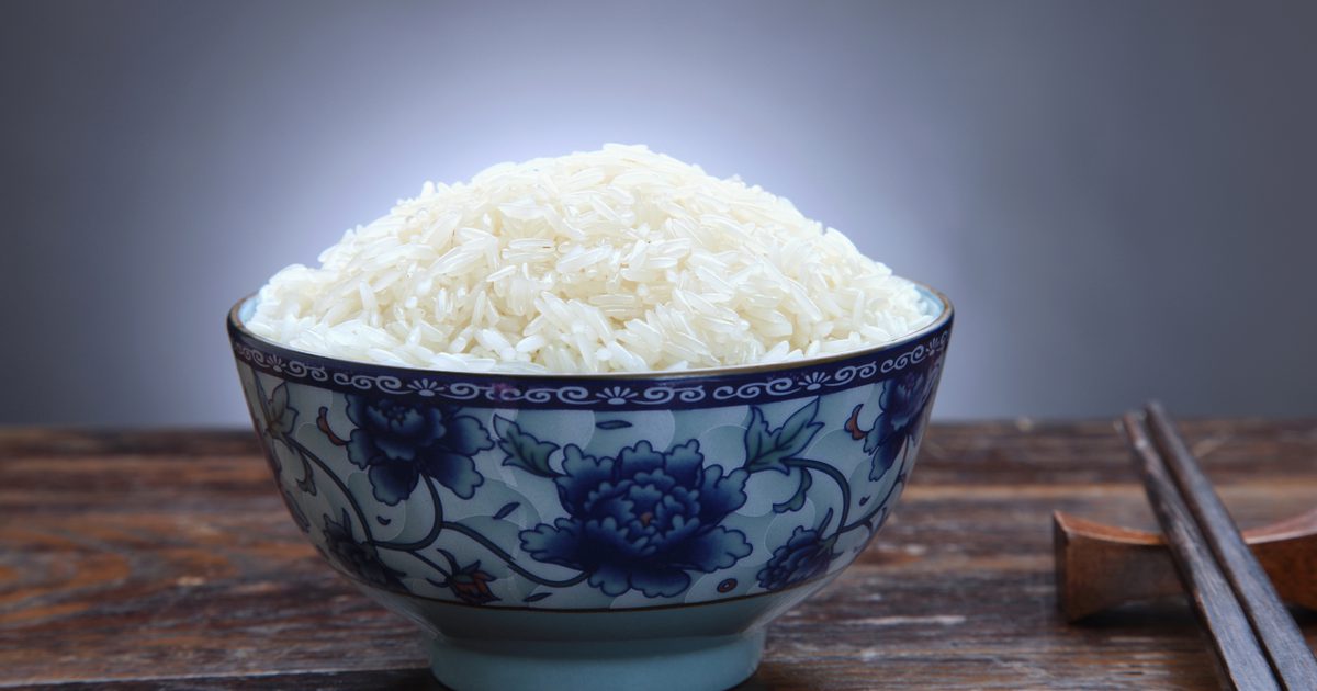 Wie man weißen Reis schmeckt, gut und gesund zu sein