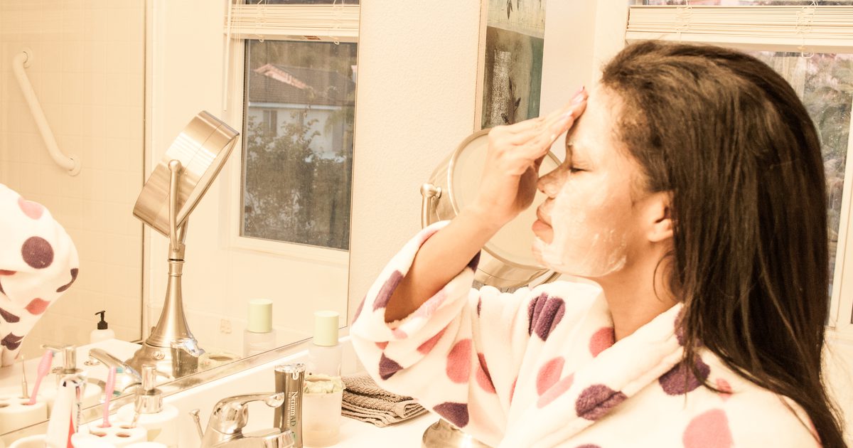 Как да направите свой собствен ежедневно измиване на лицето